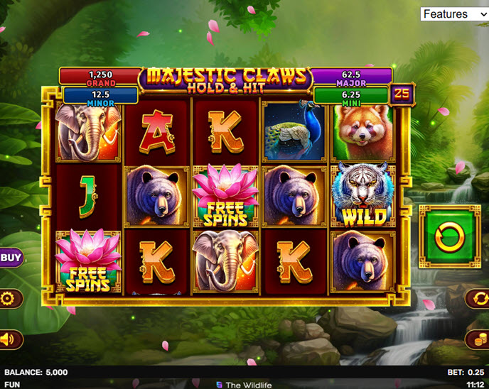 Majestic Claws - Hold & Hit